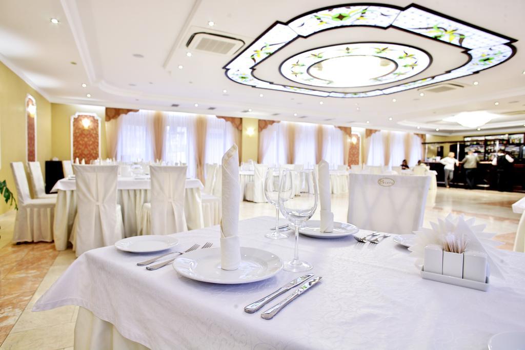 Slava Hotel Zaporizhia Zewnętrze zdjęcie