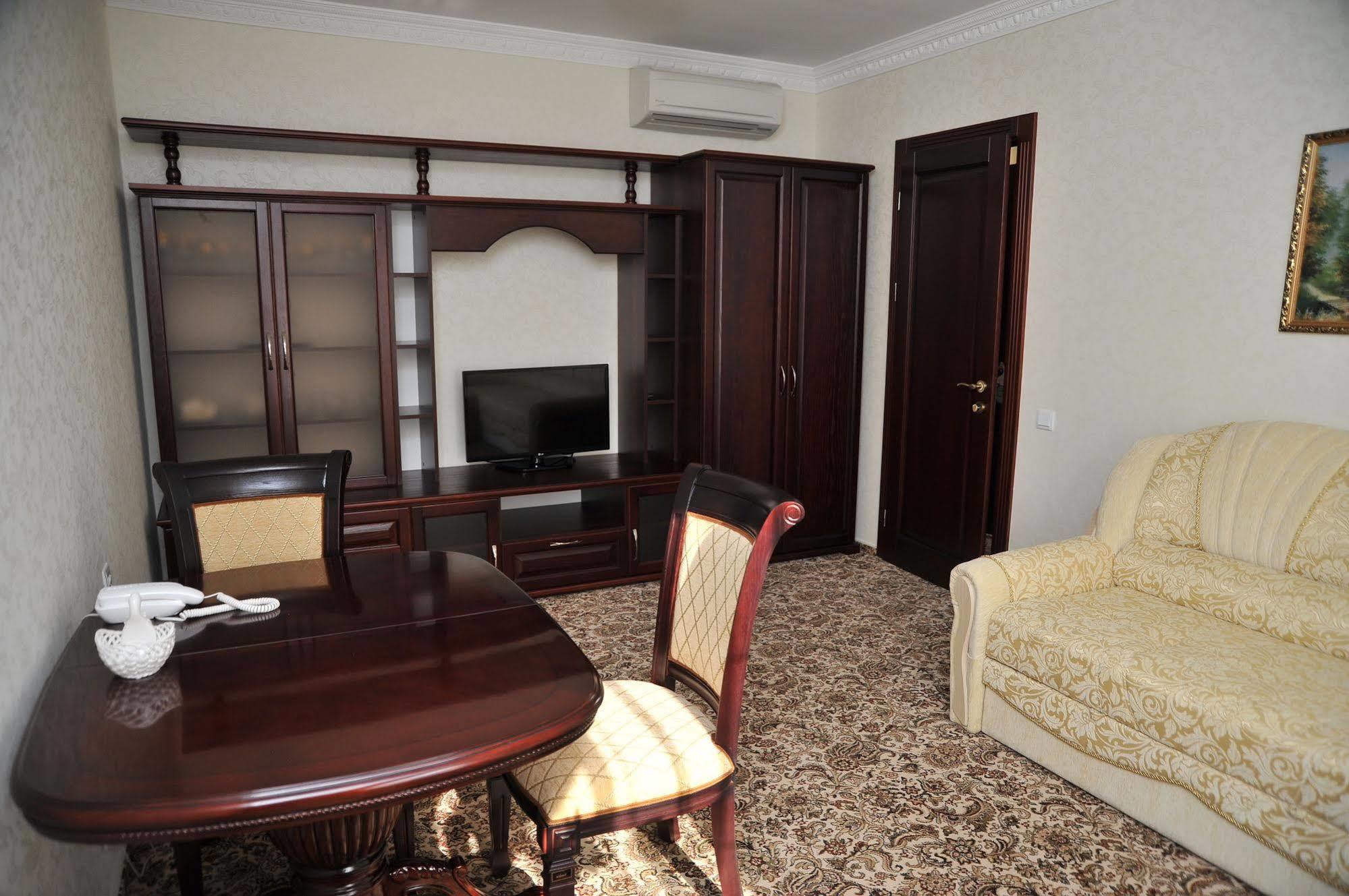 Slava Hotel Zaporizhia Zewnętrze zdjęcie