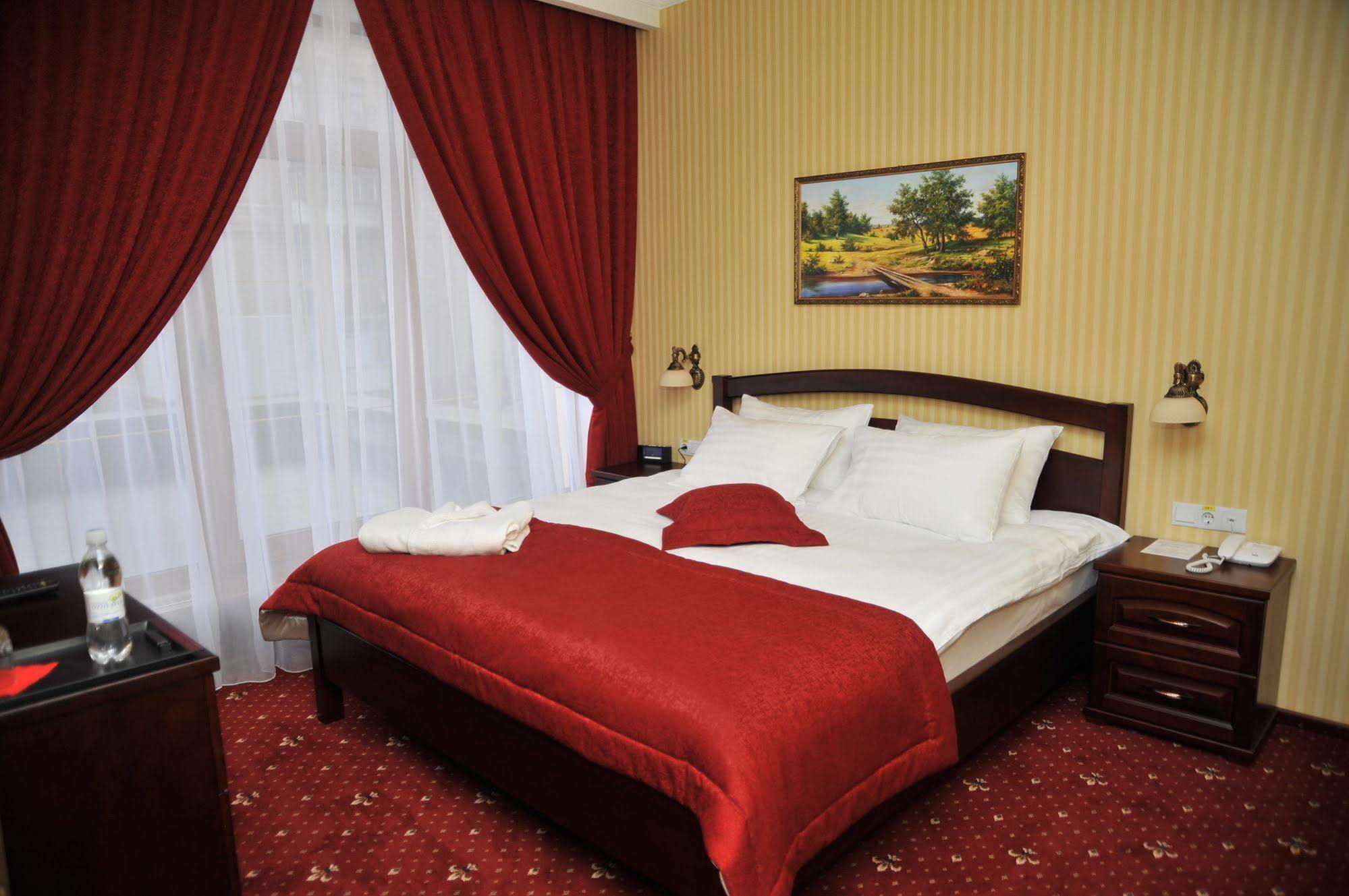 Slava Hotel Zaporizhia Zewnętrze zdjęcie